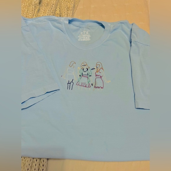 Taylor Swift 1989 eras tour Embroidered light blue T Shirt - Picture 3 of 3